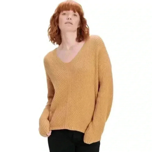 UGG Sweaters - UGG Women's XS Camel Criss V-Neck Pullover Sweater Relaxed Cotton Casual Lounge